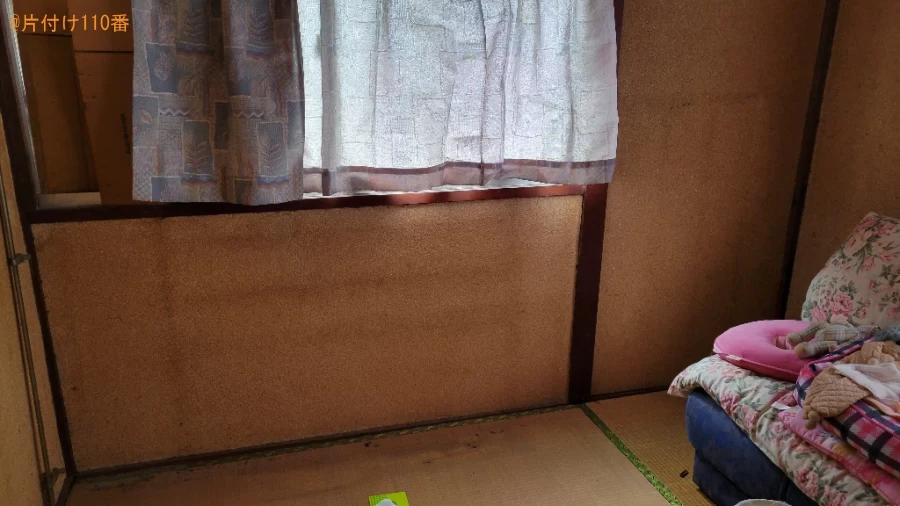 マットレス付きシングルベッド、サイドボード、テレビボード等の回収